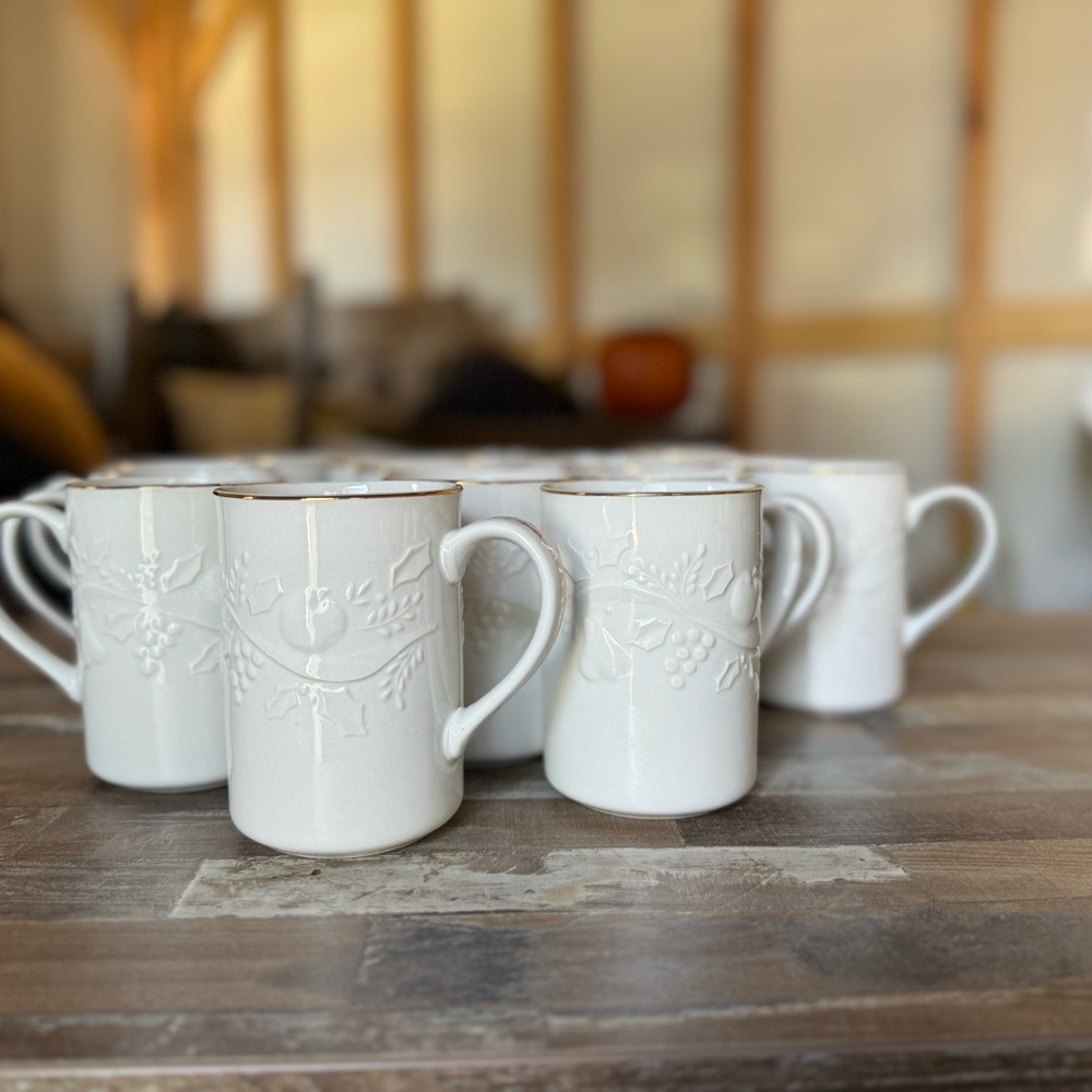 16 Vintage Libbey Holiday Mugs